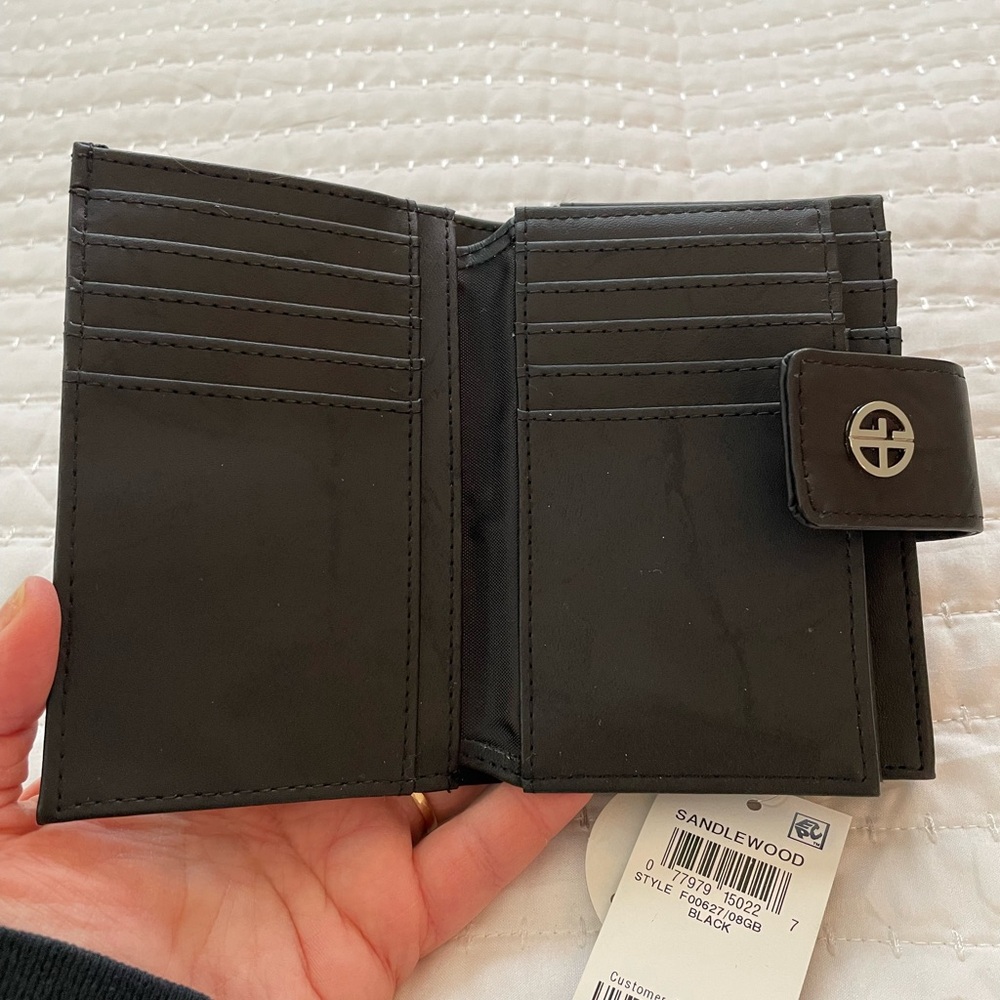 NWT Giani Bernini Black Leather Wallet with Silver Logo - Picture 7 of 11